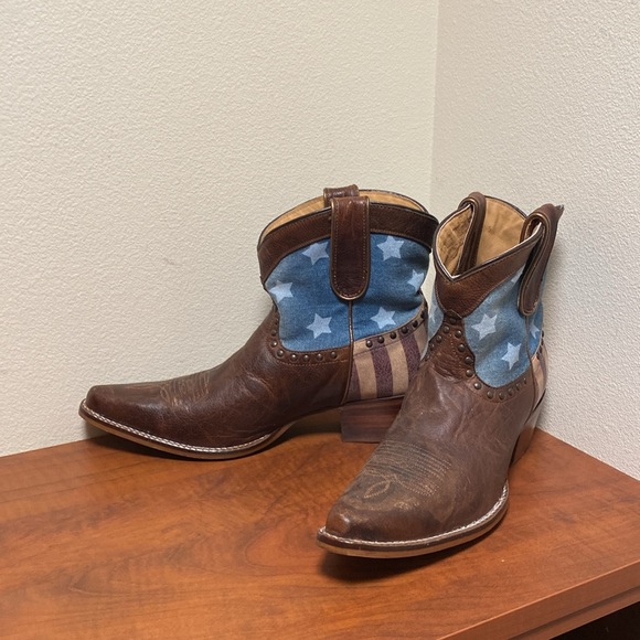 NWOT Women’s Shyanne Booties, size 10 - Picture 4 of 10